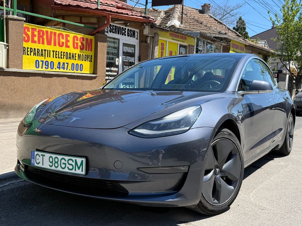 Tesla Model 3 2020