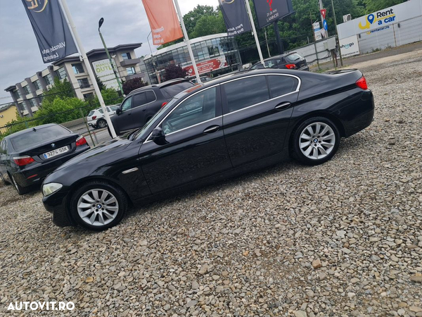 BMW Seria 5 520d Sport-Aut. - 4