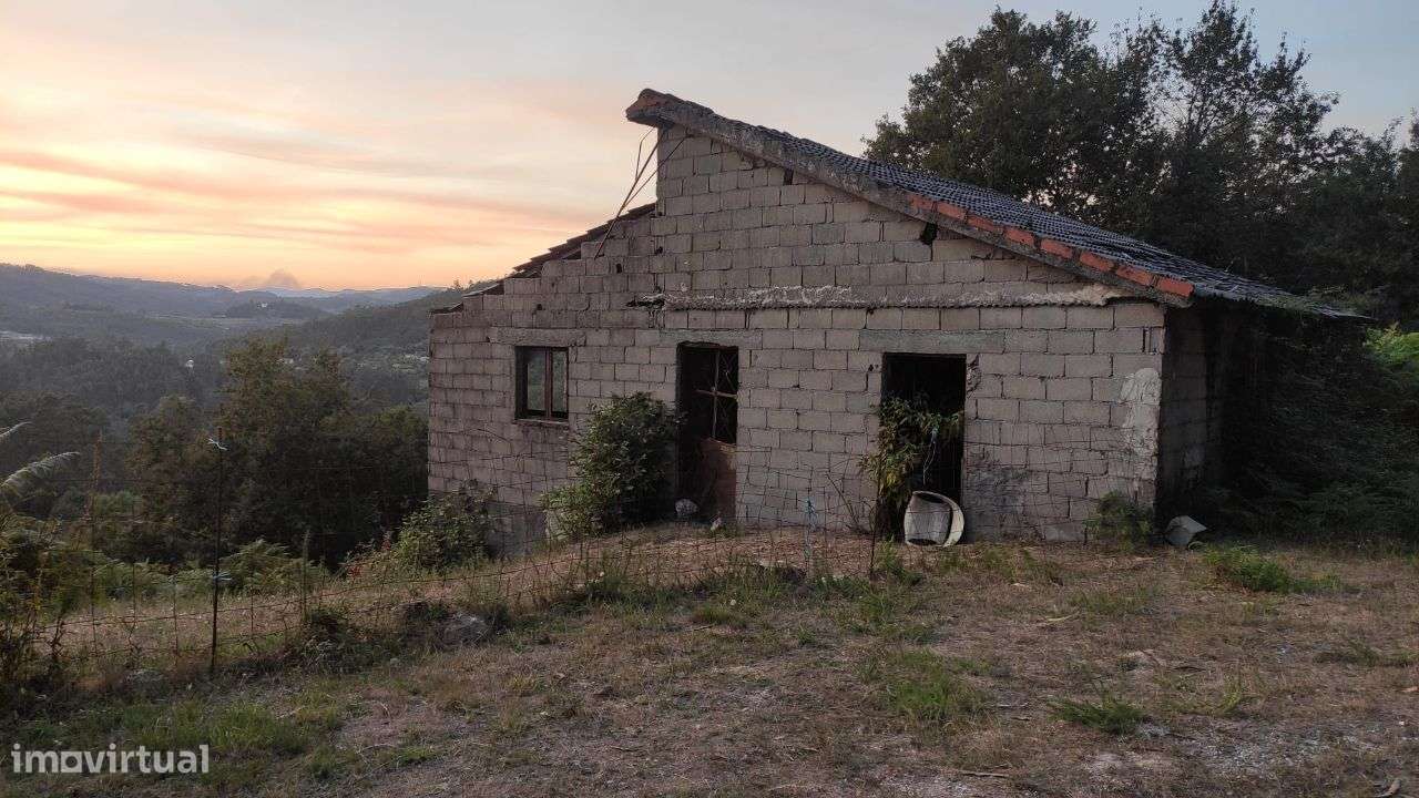 Moradia para restauro em Rossas - Vieira do Minho - Grande imagem: 5/23