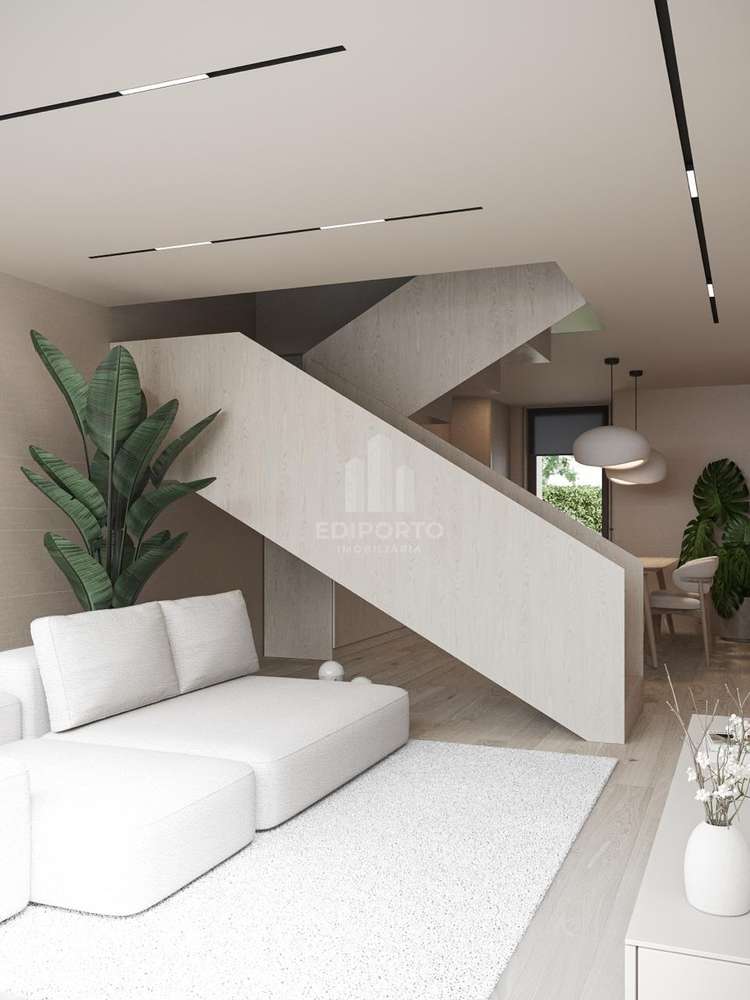 Moradia T2 com Jardim, Condomínio c/ piscina e ginásio a 15 Minutos do-6