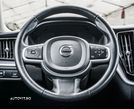 Volvo XC 60 B4 MHEV AT8 AWD Momentum Pro - 19