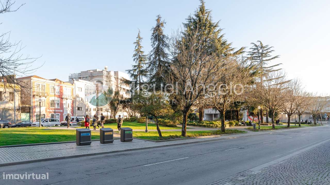 T0 novo c/ lugar garagem e vista para o Jardim Campo 24 de Agosto-17