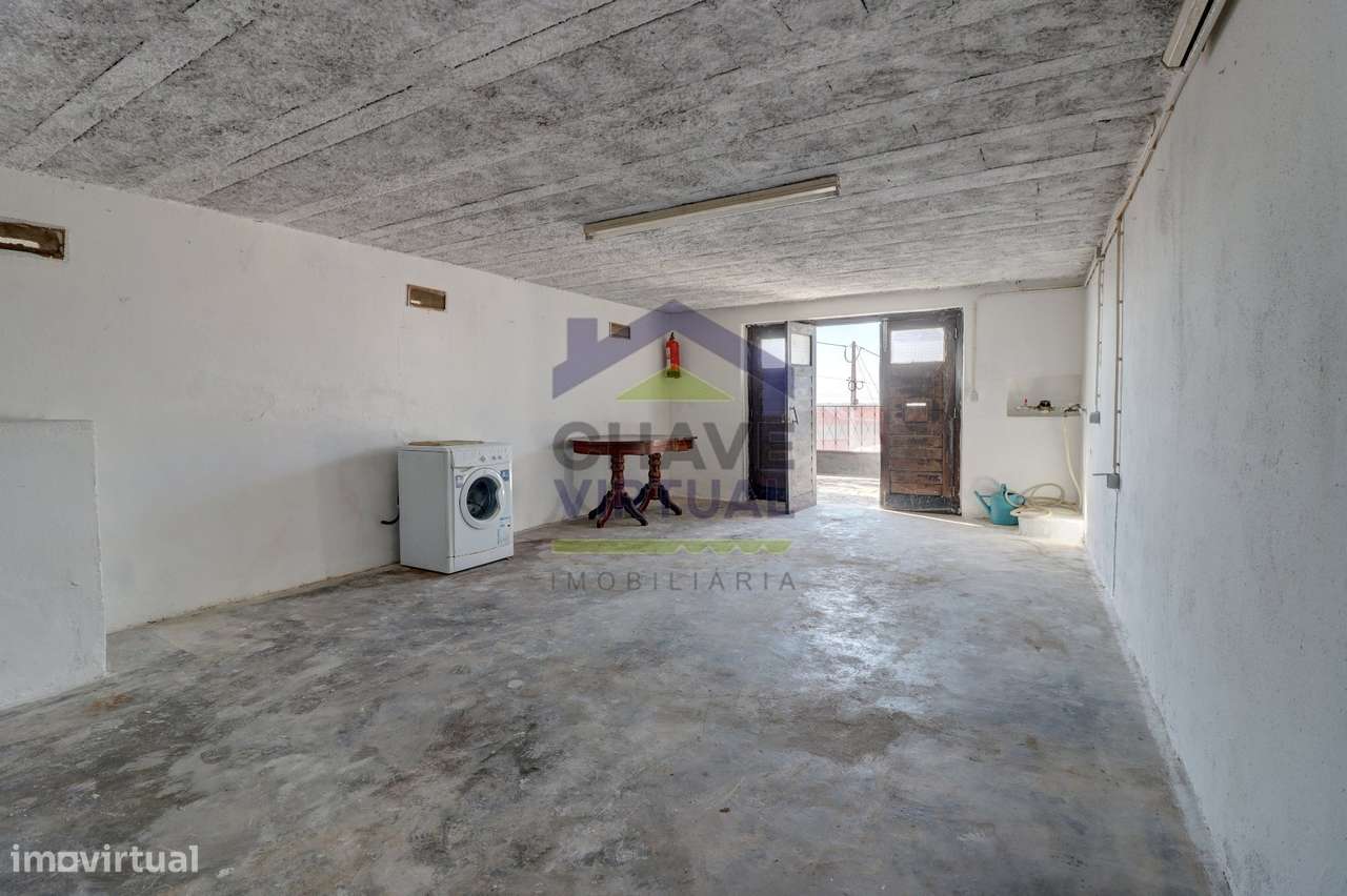 Moradia V3 com garagem e anexo  – Concelho Torres Vedras-37