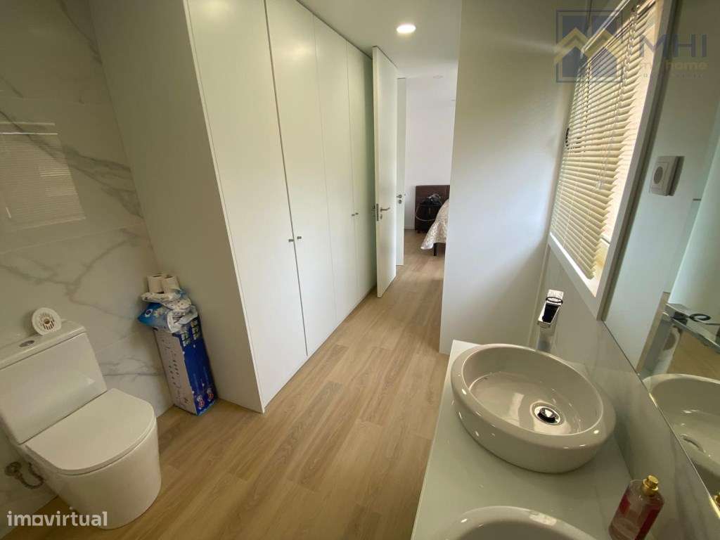 Excelente moradia Bifamiliar T3, a 100 metros da praia em Canidelo-38