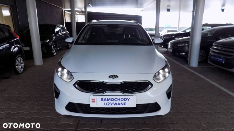 Kia Ceed - 33