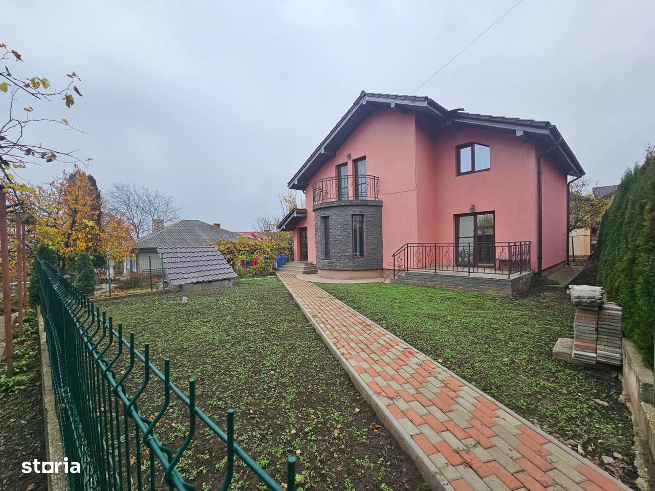 Vila P+M 6 camere Valea Lupului,1 decembrie,la asfalt - Imagine principală: 1/20