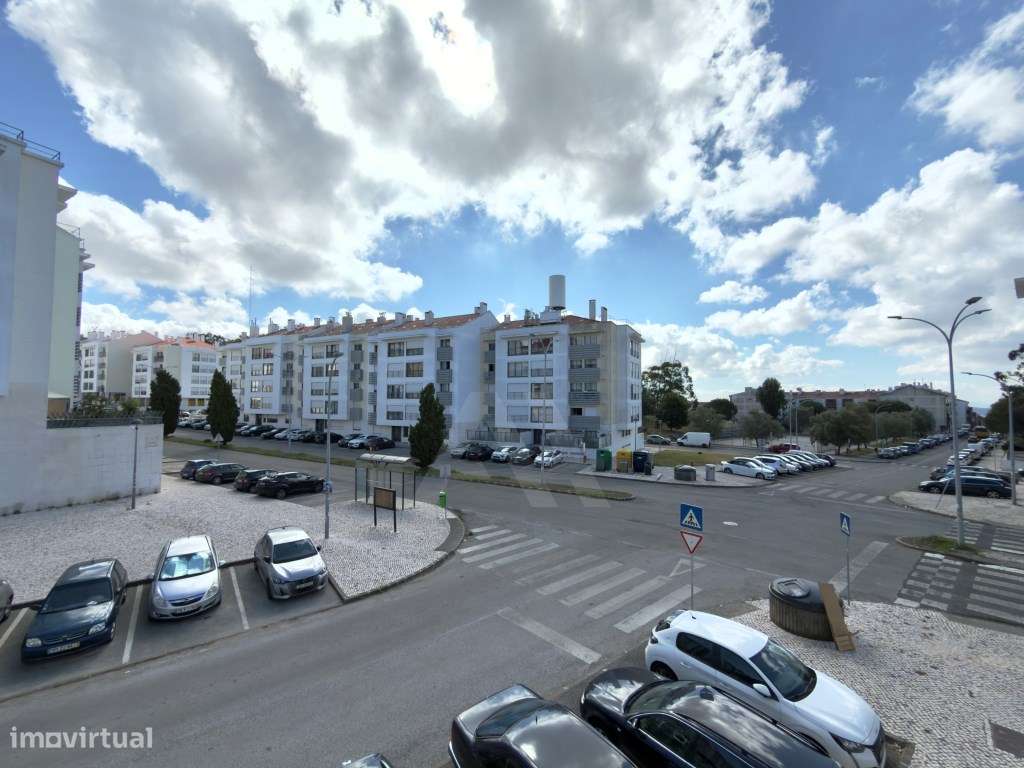 Apartamento T4 com Garagem box, na Amadora-21