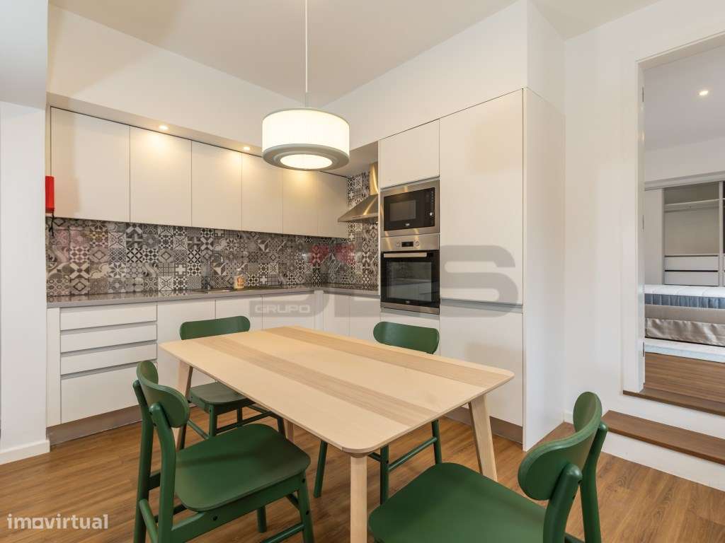 Moradia V4 com Apartamento T1 Anexo, Totalmente Remodelada - Centro...-42