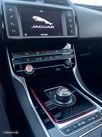 Jaguar XE 2.0 D R-Sport Aut. - 35