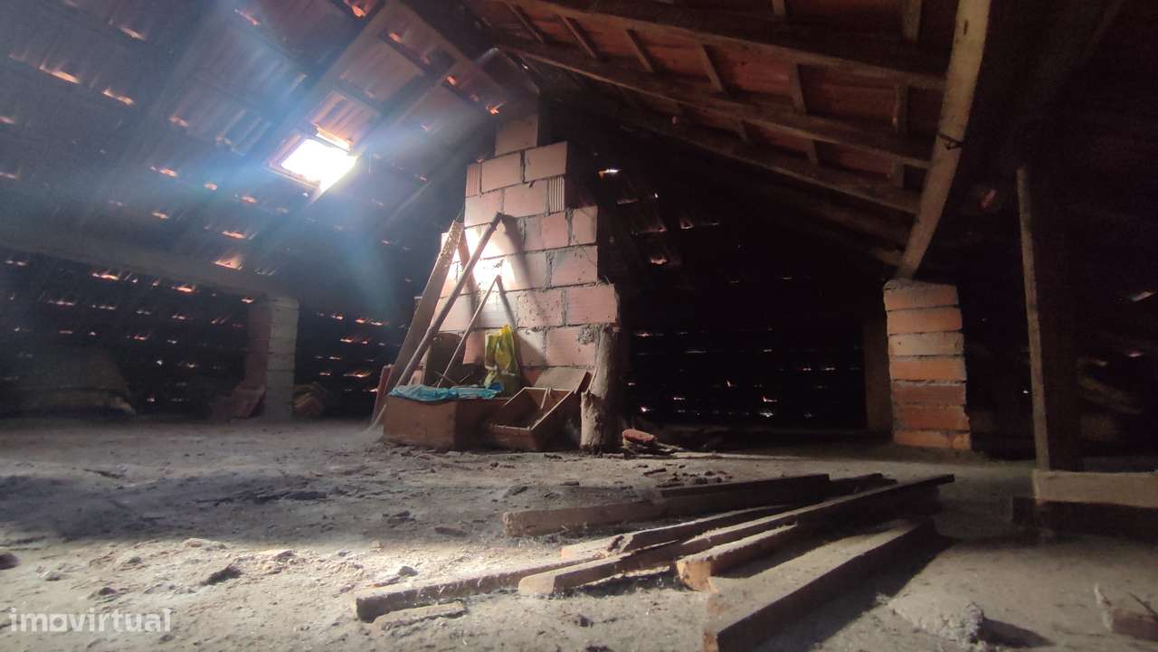 Moradia individual, com terreno, em Rendufe, Amares-32