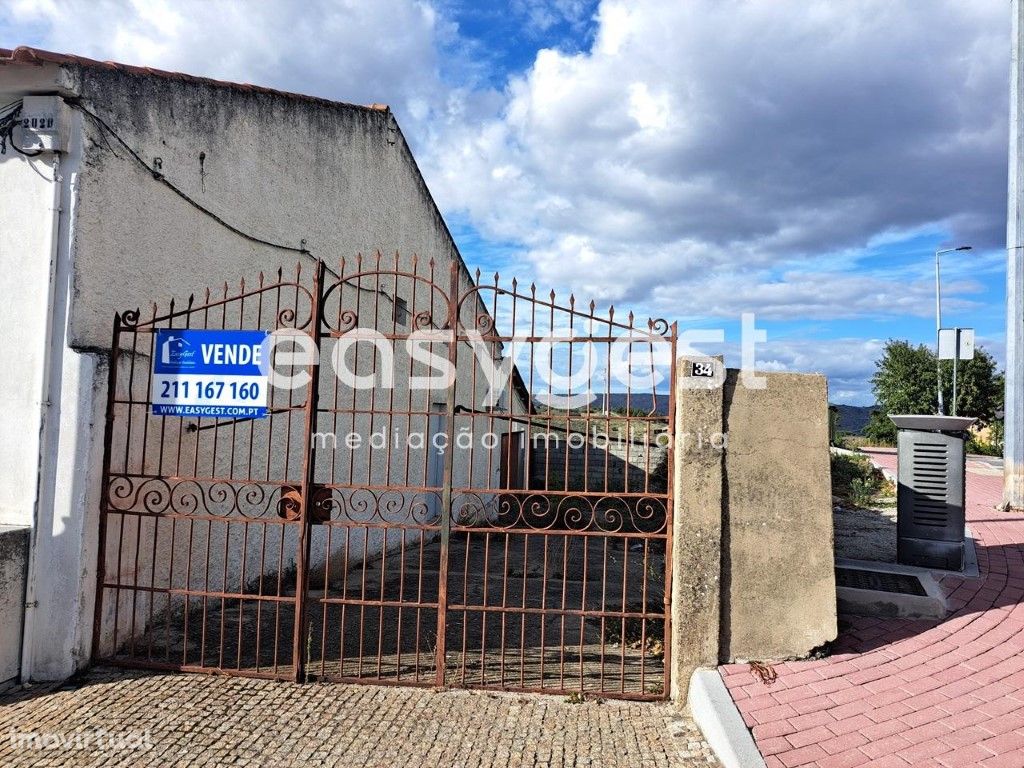 Armazém de 300 M2, com logradouro, no Município de Torre ...