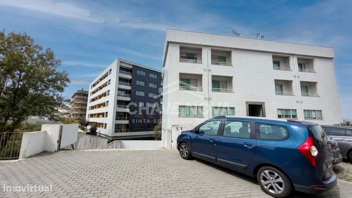Apartamento T2 Mobilado c/ Lugar de Garagem em Oliveira do Douro-31
