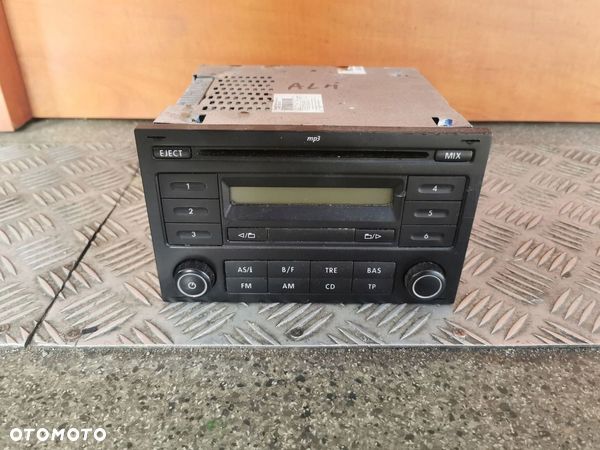 VW FOX OE RADIO CD RCD200 5Z0035152E - 1