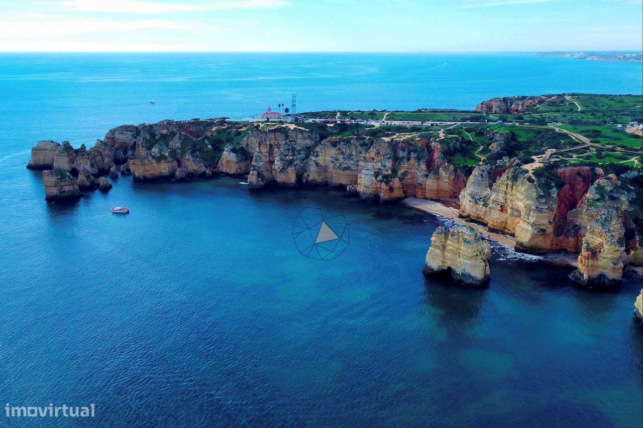 Terreno com Ruina a venda para Construção de Moradia Isolada - Lagos - Grande imagem: 1/21