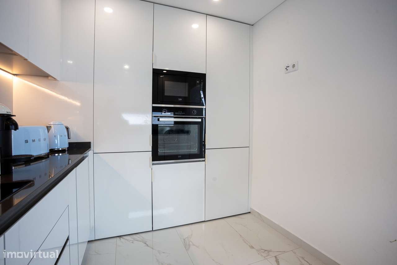 Moradia T4 Semi-Nova-7