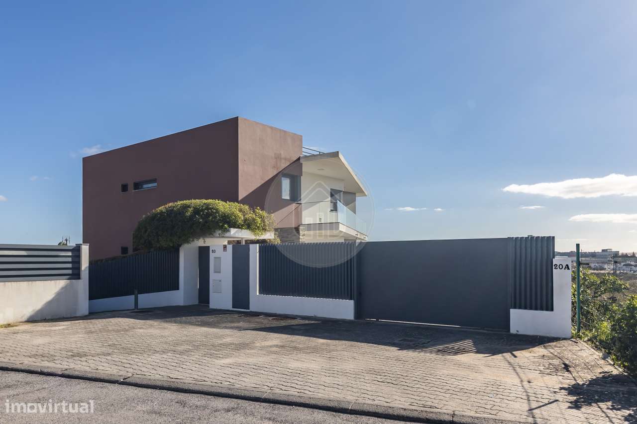 Moradia isolada V5+1 | Piscina e vista desafogada | Porto Salvo,Oeiras - Grande imagem: 2/34