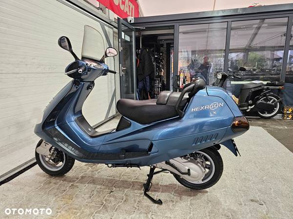 Piaggio Hexagon - 22