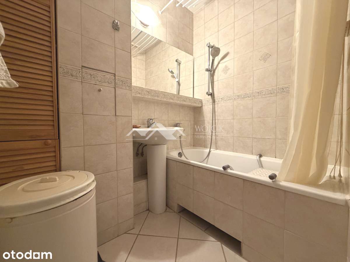 KLucze w biurze Zadbane 3M osobna kuchnia Centrum-11