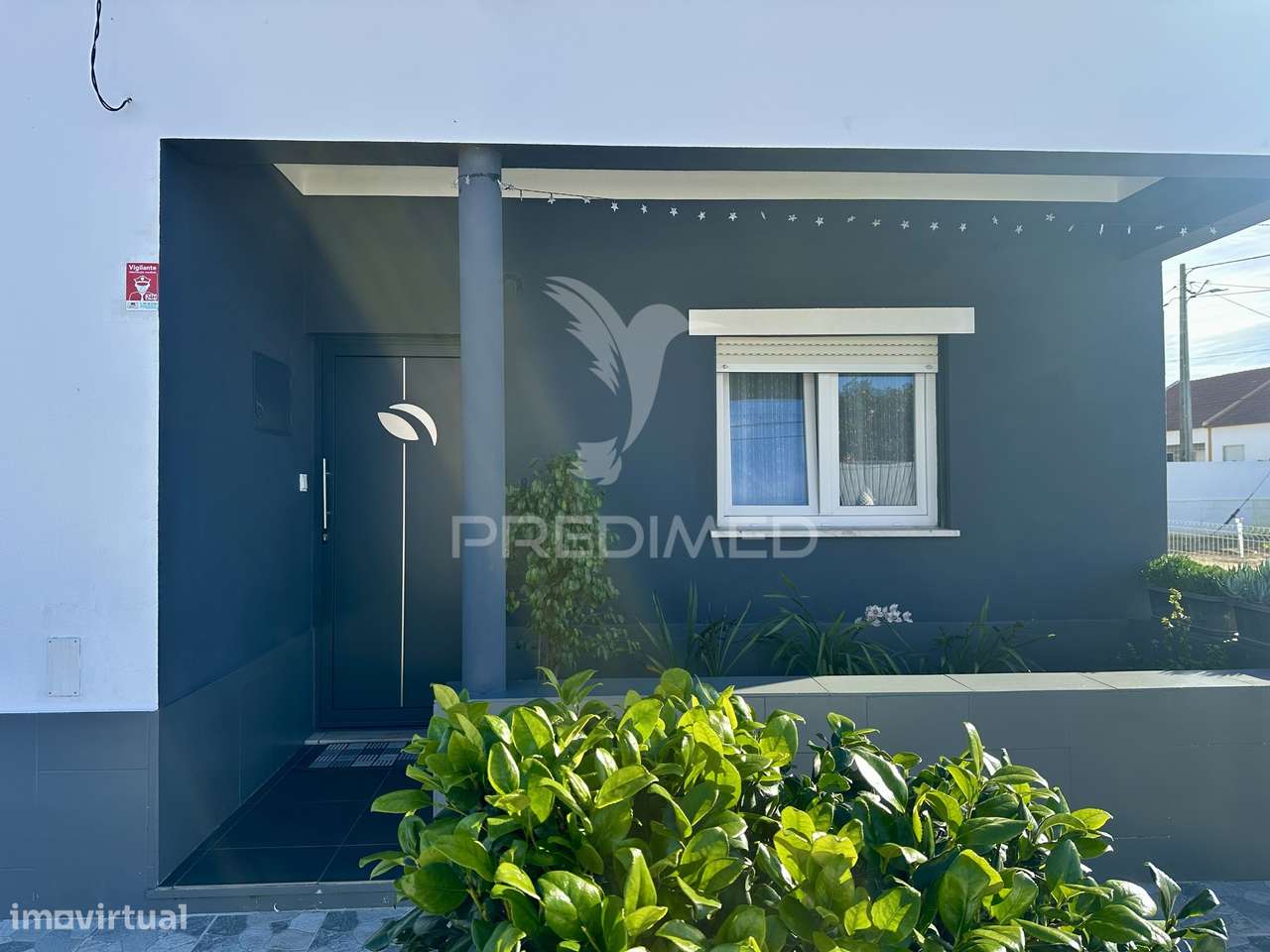 MORADIA T2 C/ DUAS FRENTES E EXCELENTE LOCALIZAÇÃO - Grande imagem: 3/30