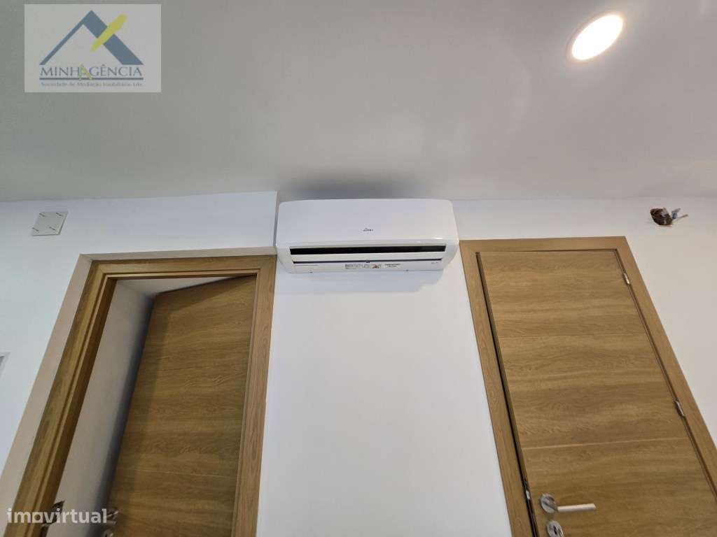 Moradia T2 totalmente recuperada em Setúbal-15