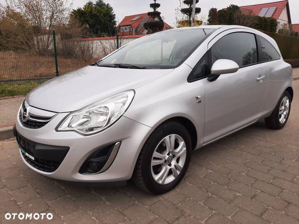 Opel Corsa 1.4 16V 150 Jahre - 3