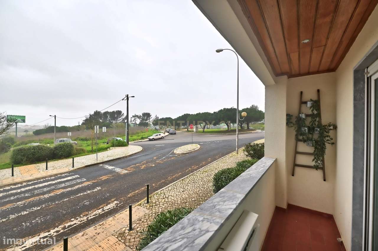 Apartamento T2 com garagem box e acessos adaptados na Urbanização Oute - Grande imagem: 5/26