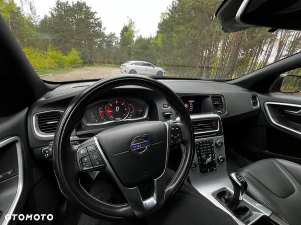 Volvo V60 D2 Drive-E Momentum - 11