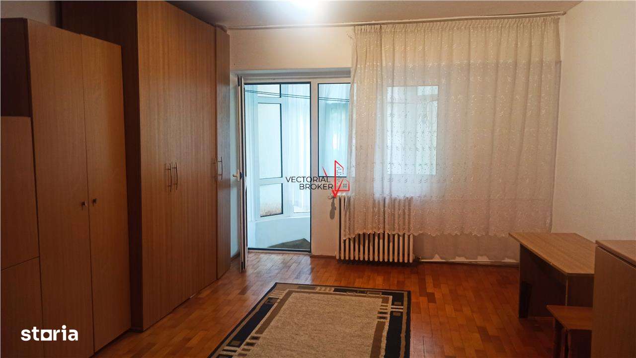 Garsoniera decomandata, parter, 42mp, bl.1986, Basarabia-Costin Georgi - Imagine principală: 5/12