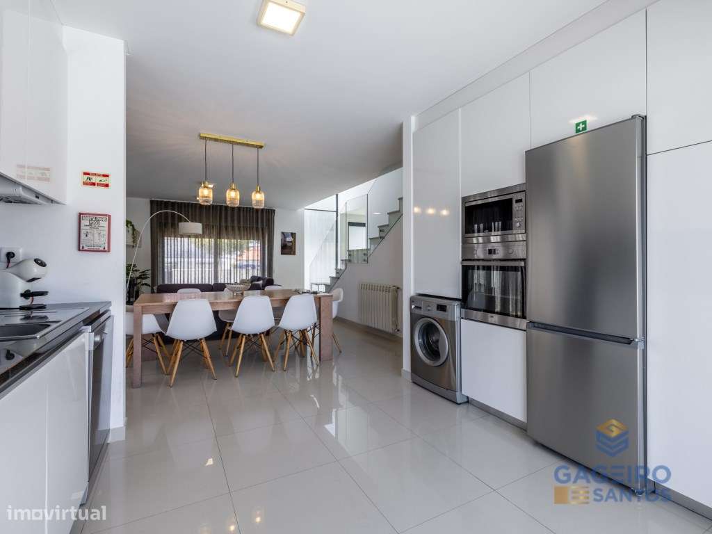 Moderna moradia T3 com piscina privativa-15