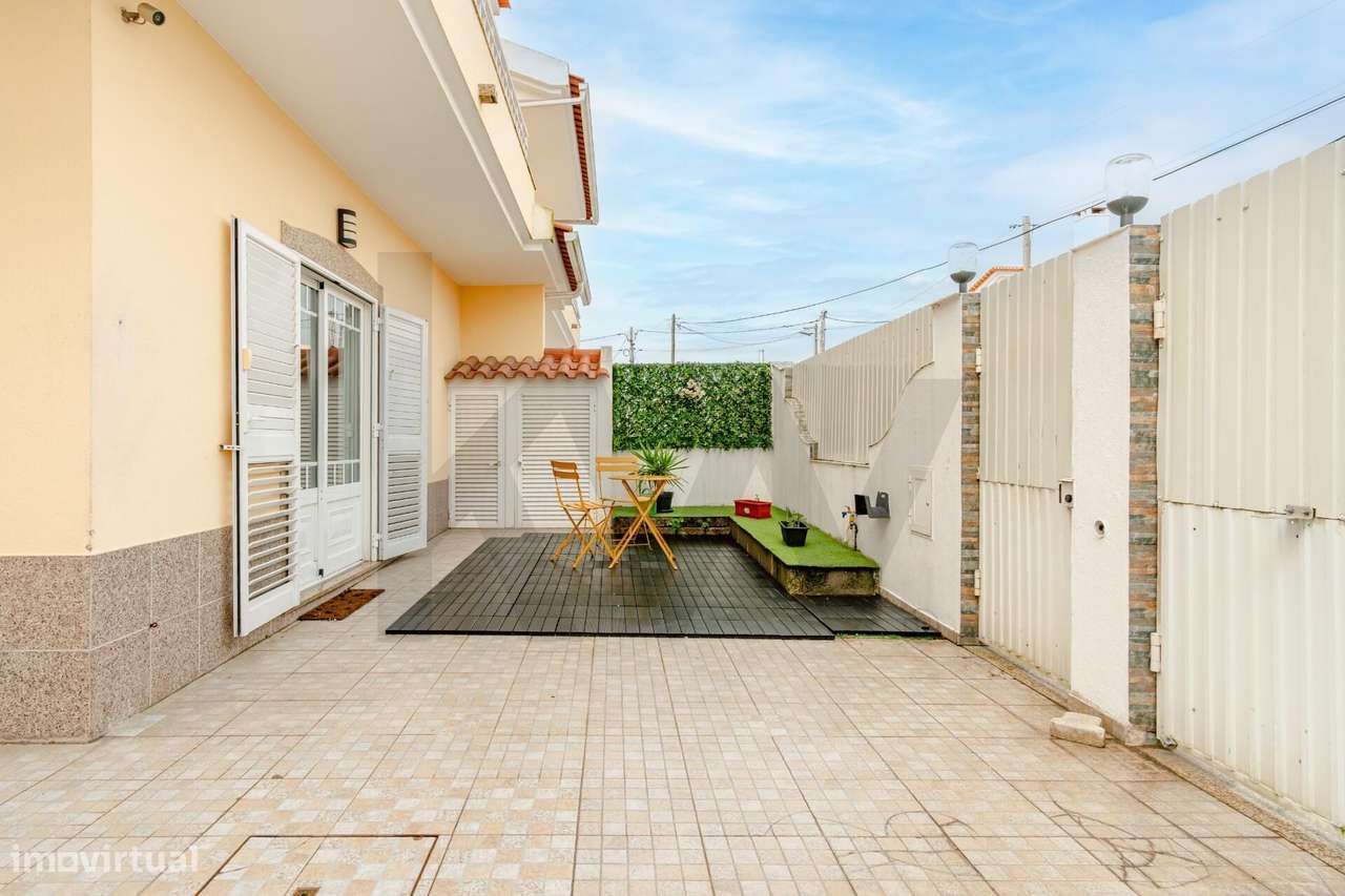 Moradia T3 com sótão amplo, espaço exterior e estacionamento em Fernão - Grande imagem: 4/43