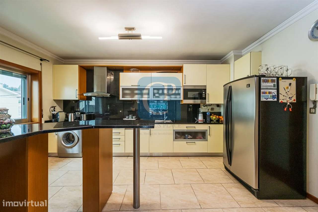 Moradia T3 com Restaurante, em Alfena, Valongo-21