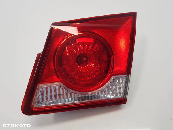 Lampa tylna w klapę prawa Chevrolet Cruze sedan - 2