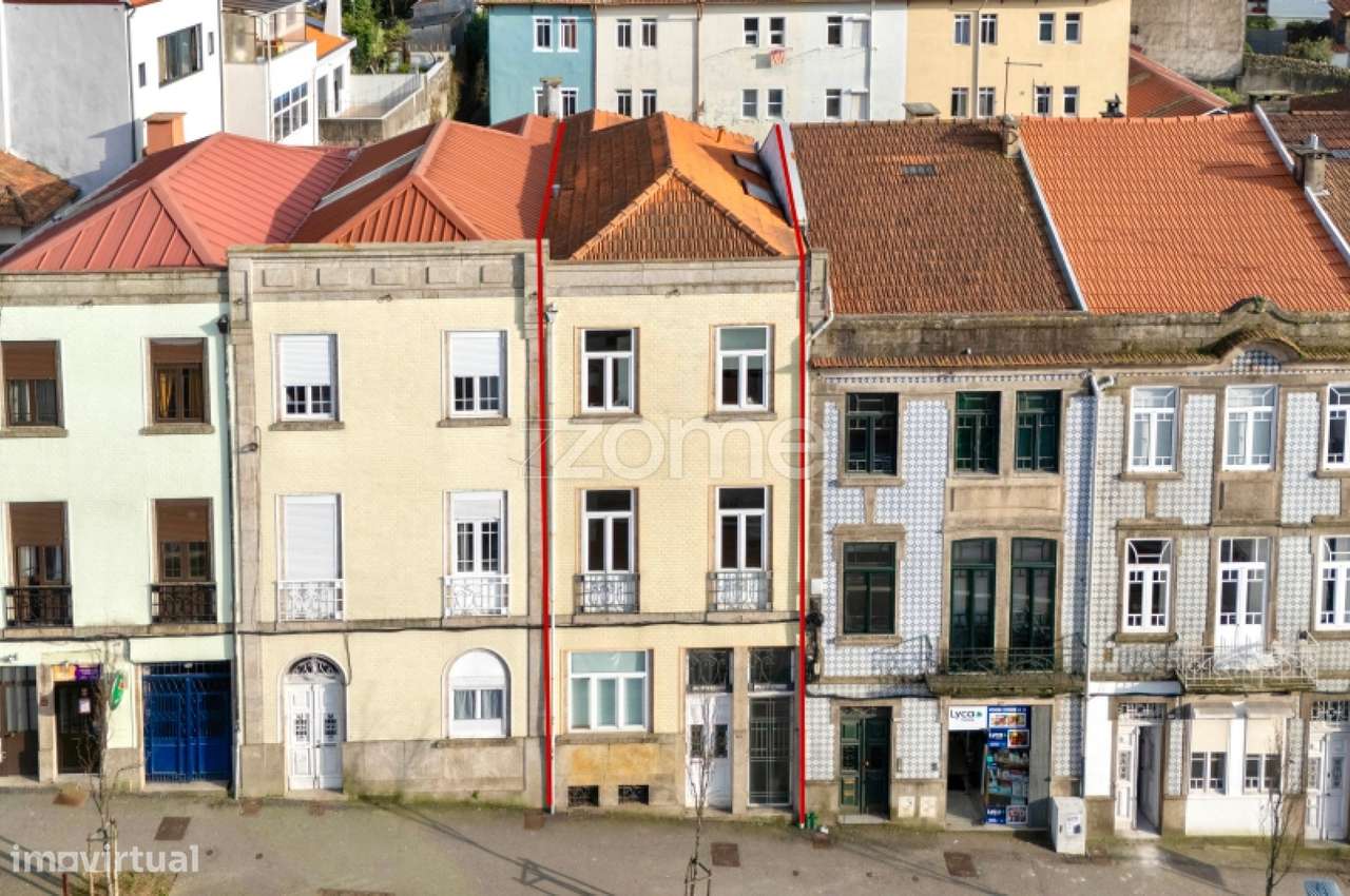 Moradia T10 na Avenida Fernão Magalhães, Bonfim, Porto - Grande imagem: 2/58