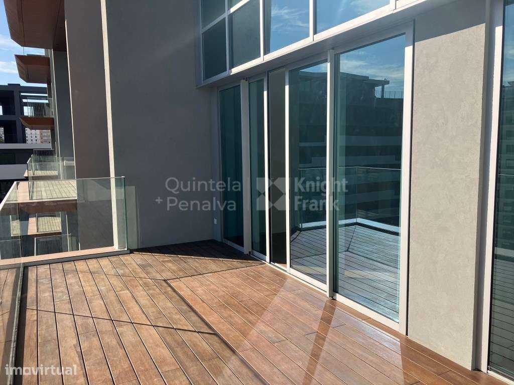 Apartamento T3+1 duplex com terraço entre Monsanto e Miraflores - Grande imagem: 2/41
