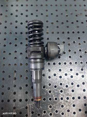 injector  1.4 tdi 1.9 tdi vw polo 9n skoda fabia 2 roomster 5j audi a4 b7 038130073bp - 1