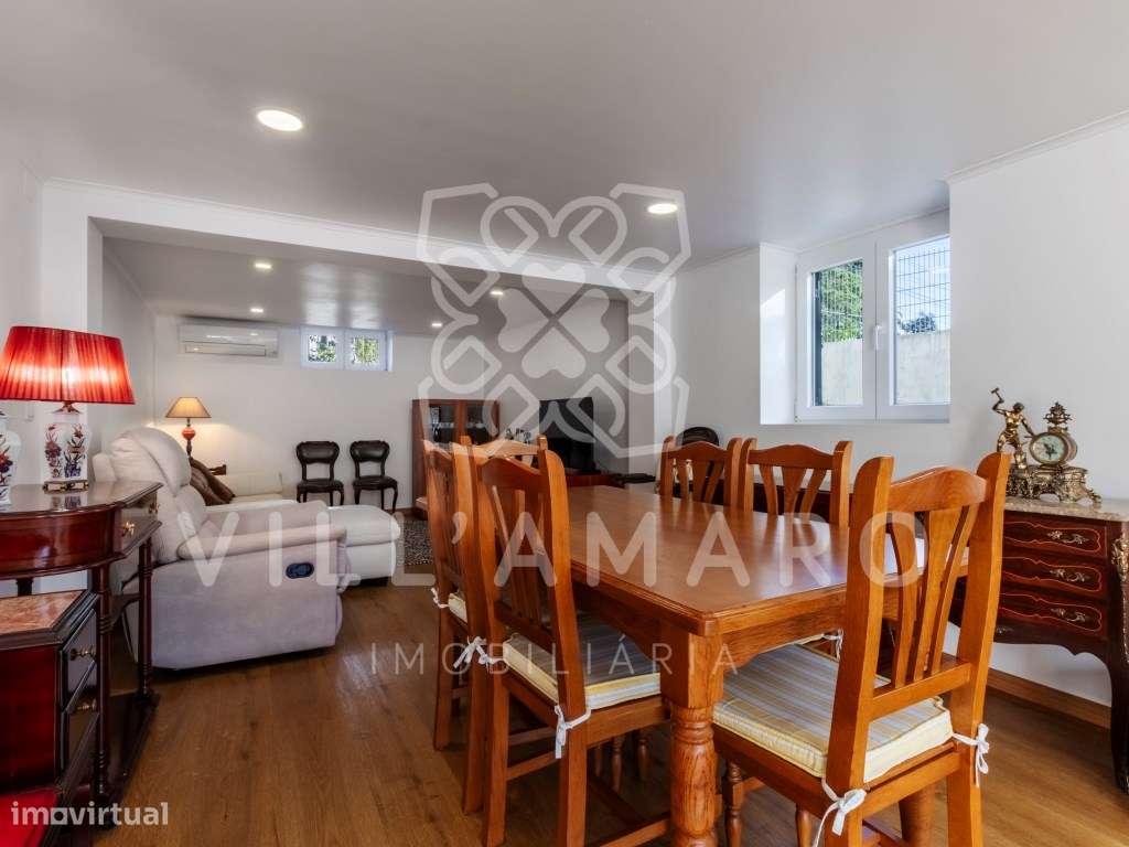 Moradia Bi-familiar térrea T2+1, com cave, renovada, jardim, garage...-26