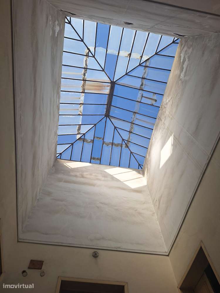 Prédio devoluto SEM Inquilinos junto ao Mercado de Arroios-18