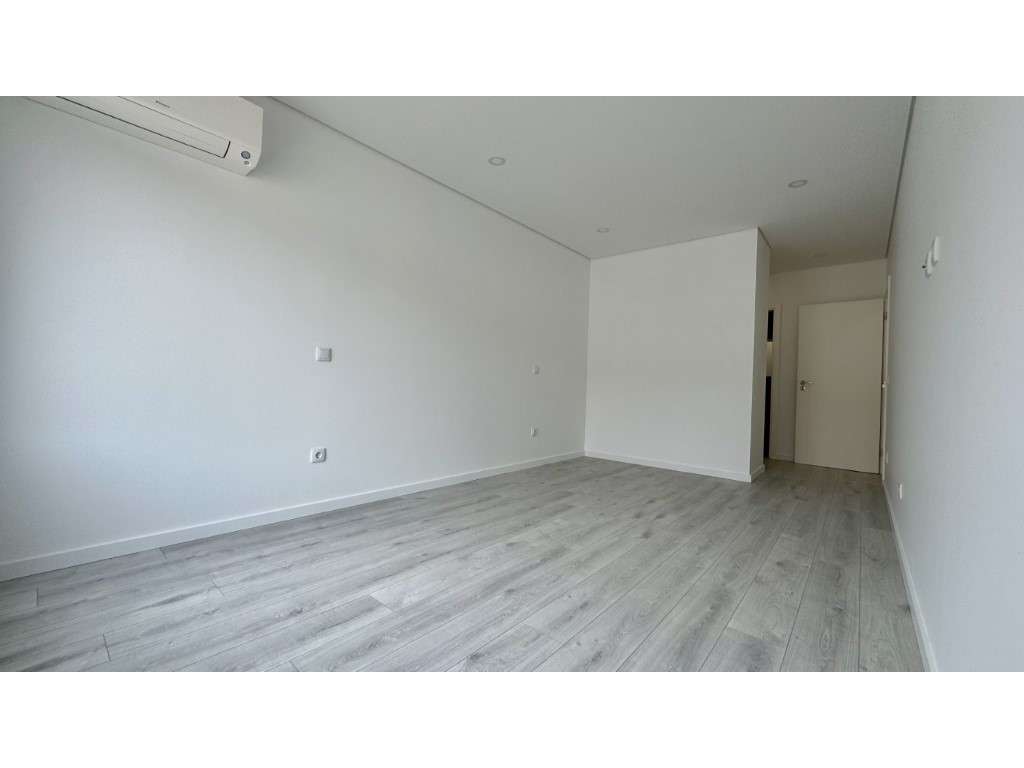 Apartamento T2 | Suíte | varanda |open space | Arrecadação-7