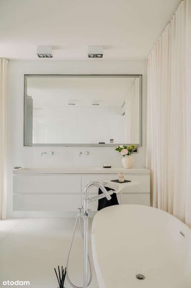 Willa z basenem i dużym ogrodem w Wilanowie-18