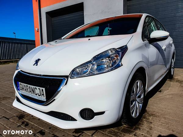 Peugeot 208 - 1