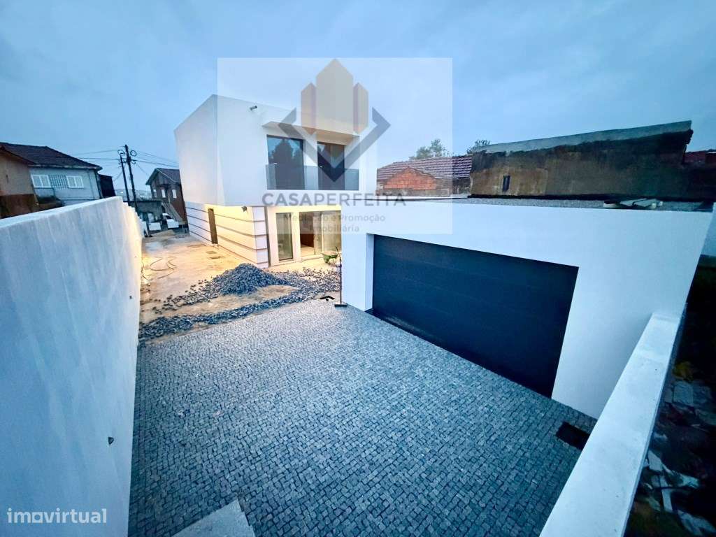 Moradia T3 Nova com Fabuloso Logradouro em Terreno com 600m2 - Erme...-17