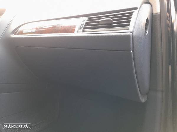 Porta Luvas Audi A6 (4F2, C6) - 1