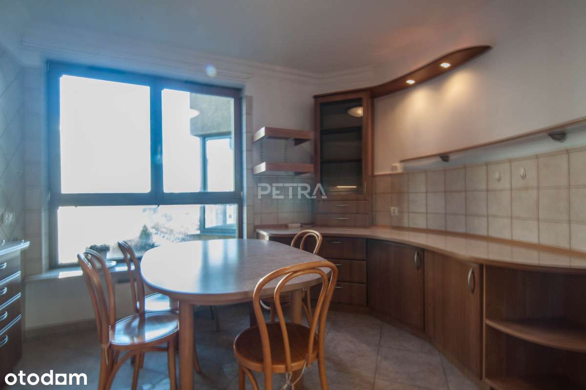 Blisko CH Arkadia i metra Dworzec Gdański-4