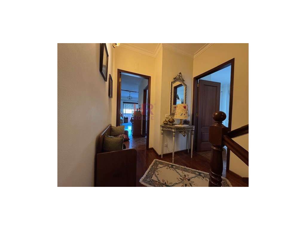 VENDE-SE MORADIA T4+1 COM PISCINA AQUECIDA E GARAGEM.-27