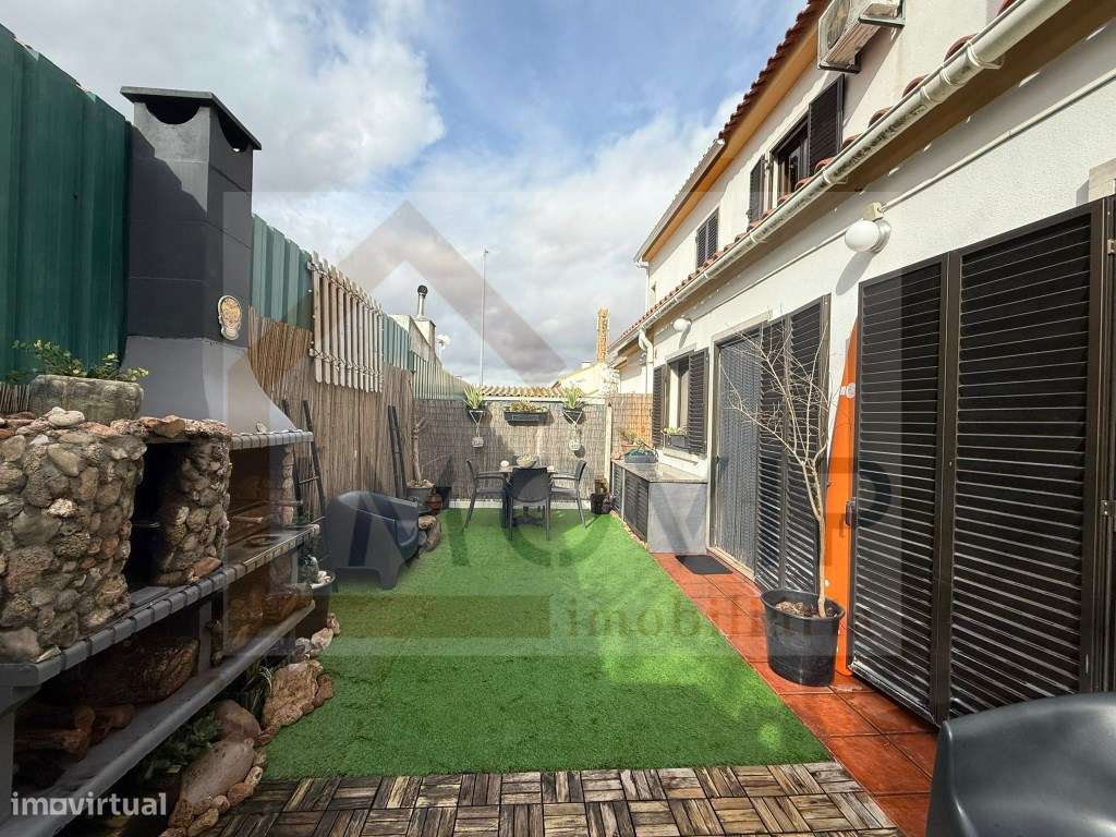 Moradia T3 em Banda - Vila Nogueira de Azeitão-31