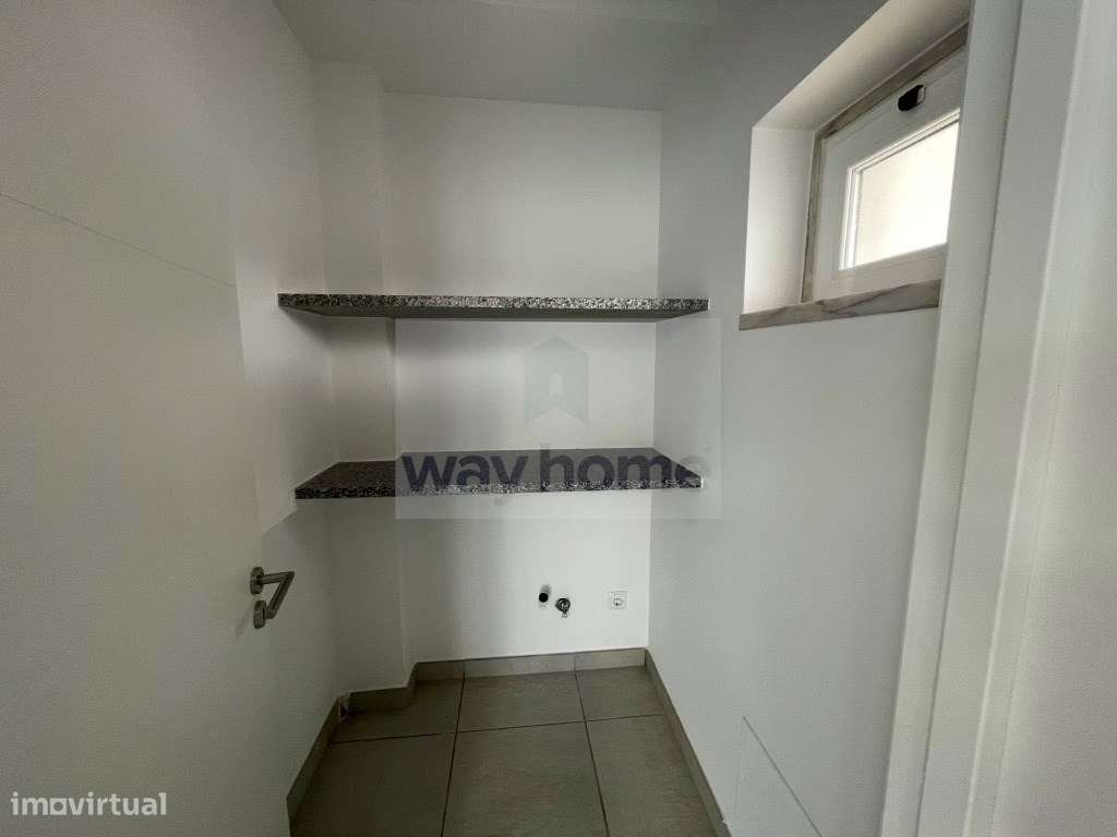 Moradia T4 | Remodelada | Vista de mar | Ericeira-6