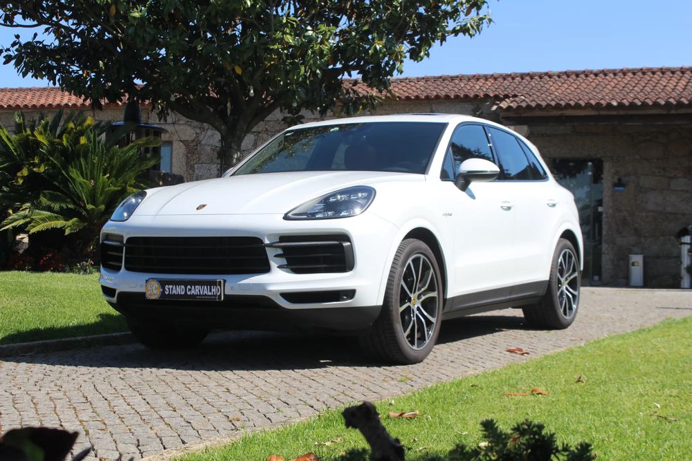 Porsche Cayenne 2018 - Veículo em destaque