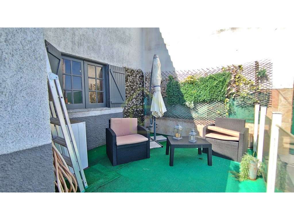 Moradia T2+2 a minutos das praias de Santa Cruz, Santa Rita e Porto...-13