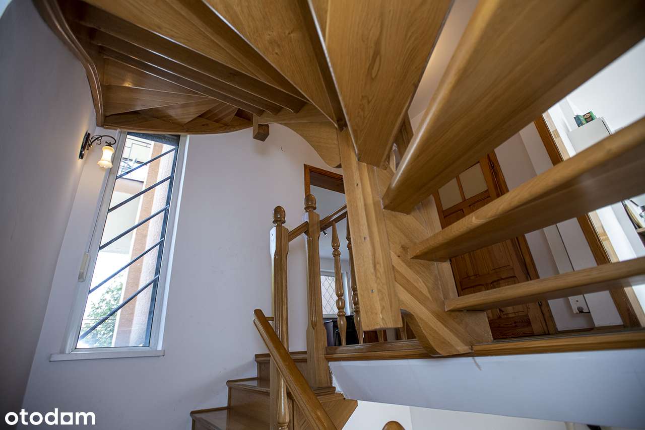 Trzy kondygnacje, garaż, ogródek-15