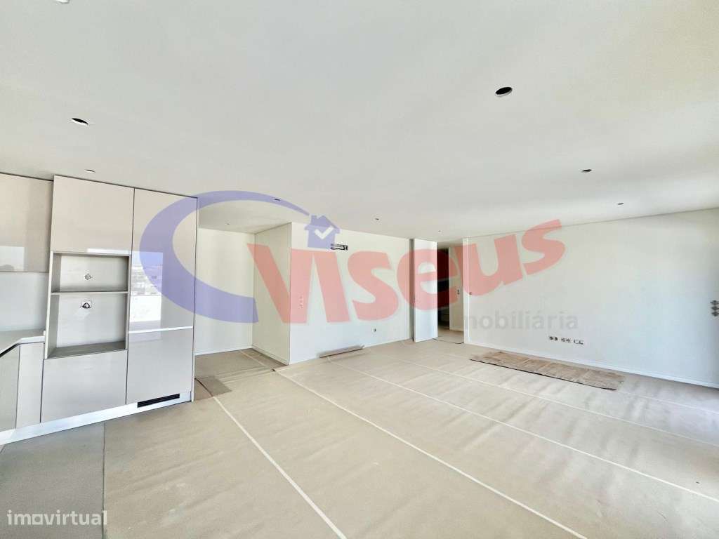 Apartamento T3 Penthouse Coimbrões-5